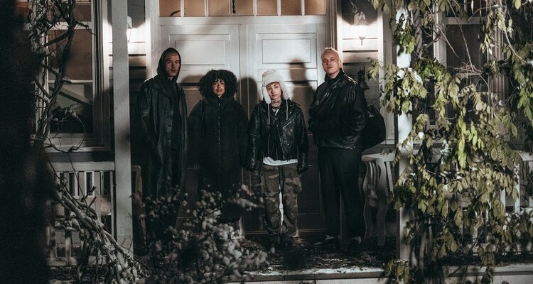 Madeline Juno - Nur zu Besuch Musikvideo