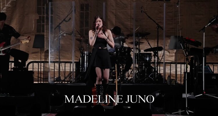 Madeline Juno - Gewissenlos / Schatten ohne Licht (Live) Musikvideo